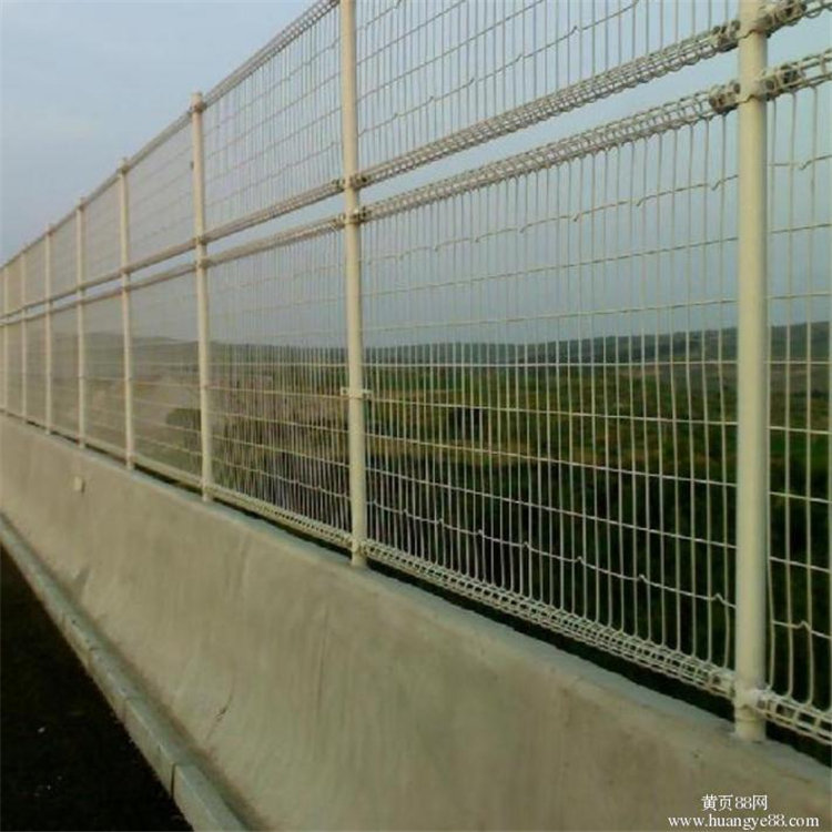 橋梁護欄網是橋梁上的安全護欄