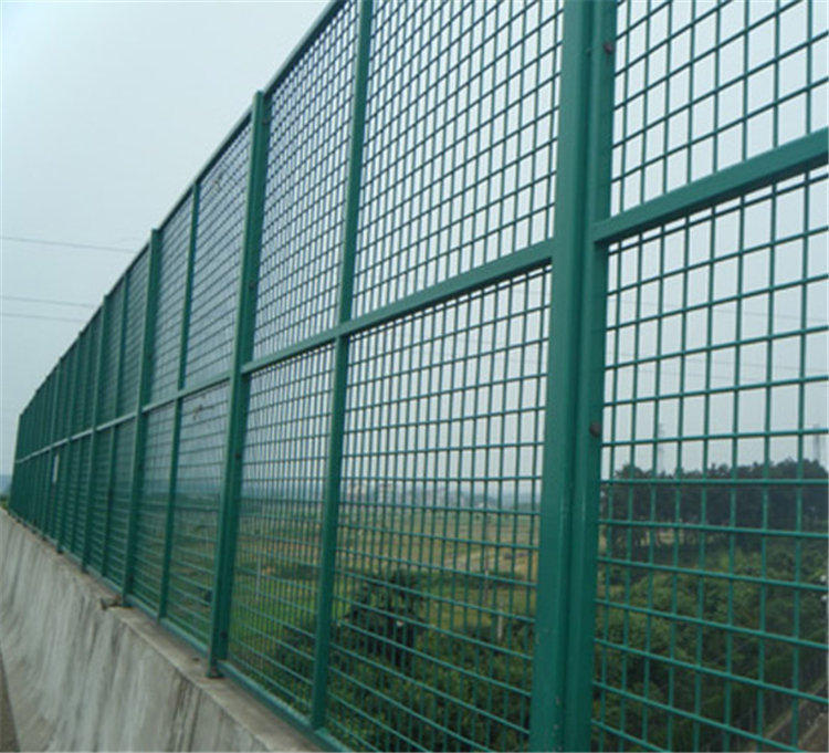 橋梁護欄網是橋梁上的安全護欄